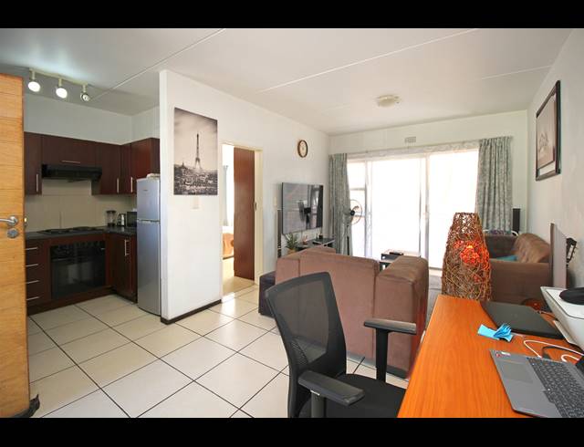 1 BEDROOM APARTMENT FOR SALE IN FERNDALE